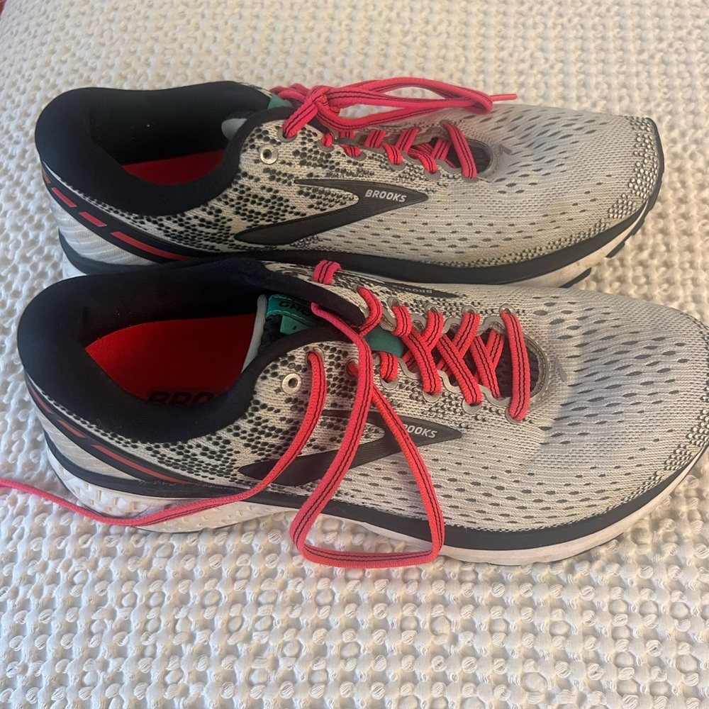 Brooks running shoes size 8 - worn 8 times